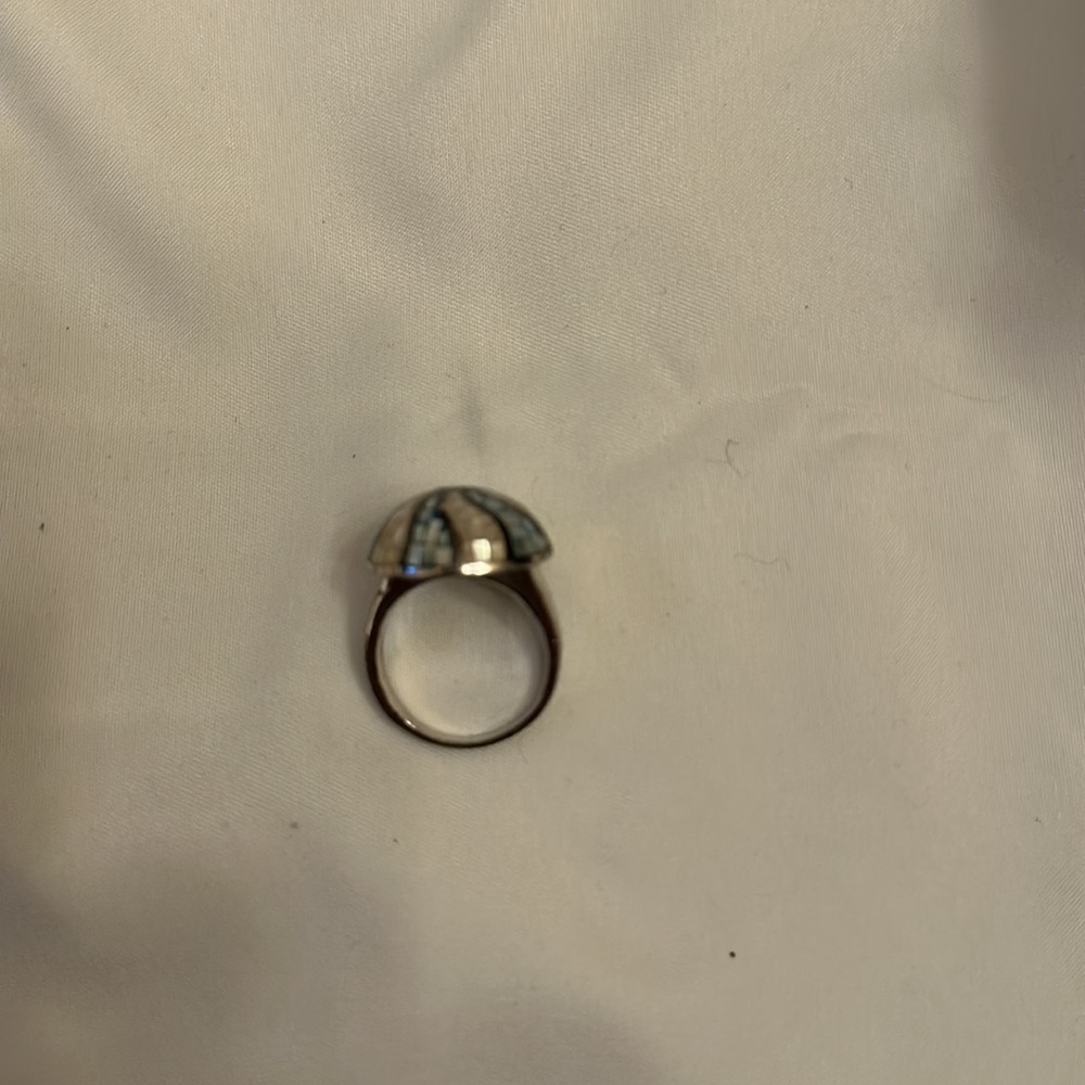 Silver ring - Picture 2 of 7